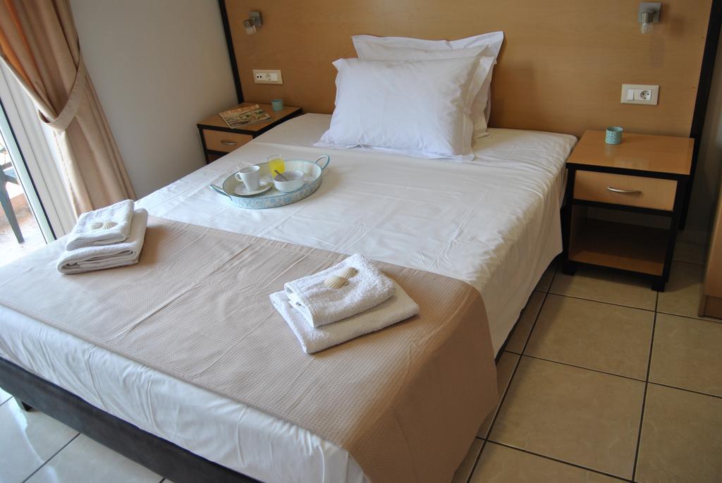 Theofilos City Hotel Chania  Rum bild