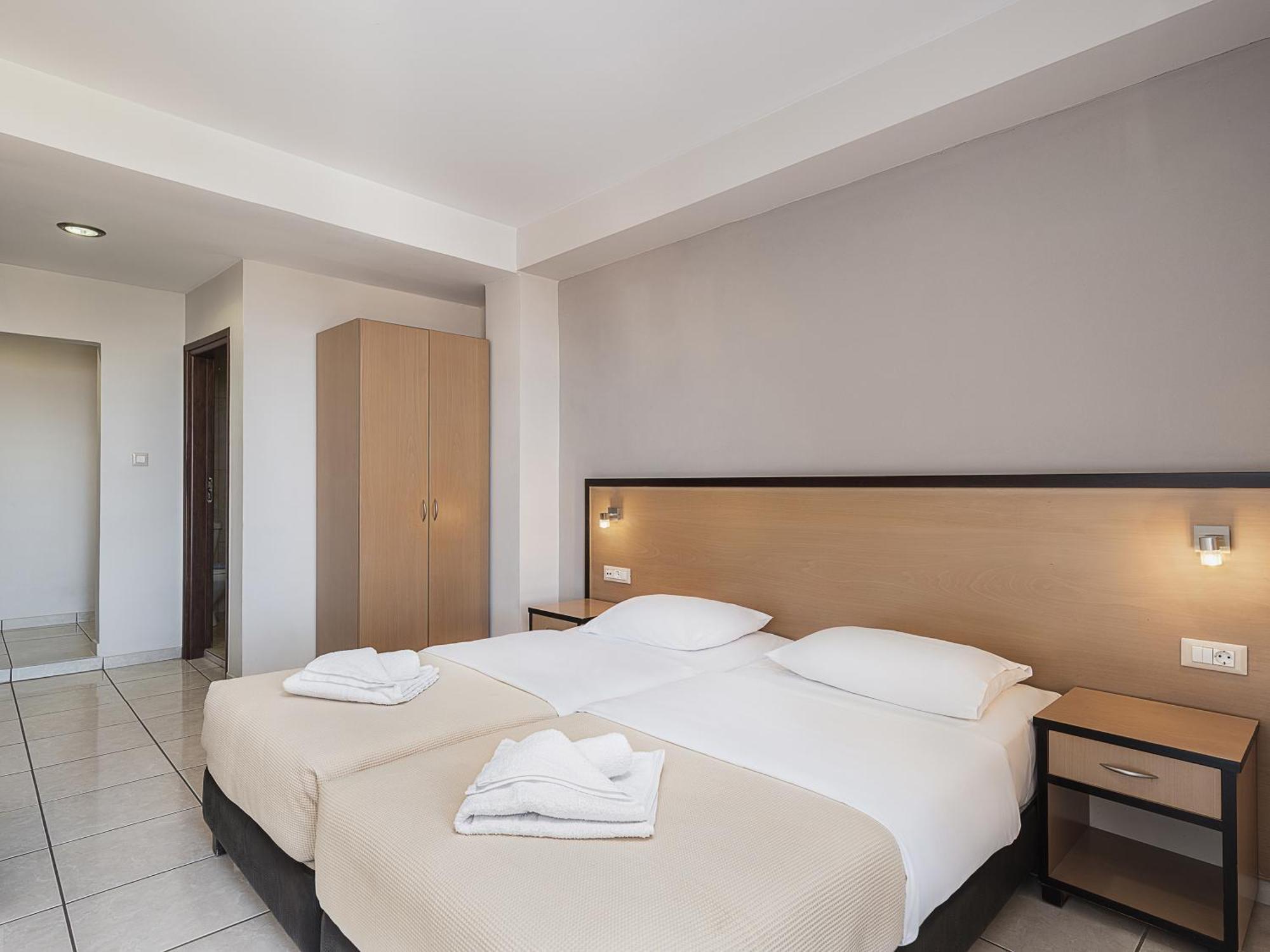 Theofilos City Hotel Chania  Exteriör bild