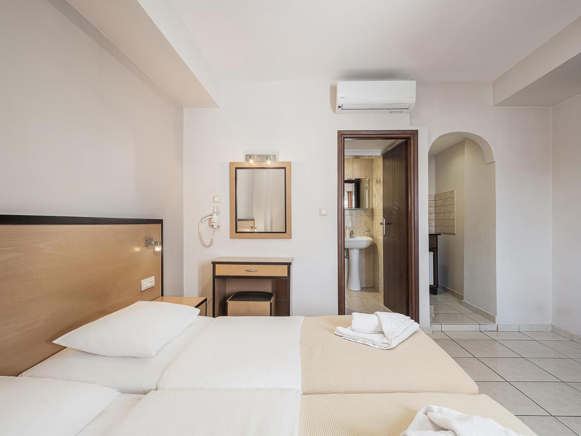 Theofilos City Hotel Chania  Exteriör bild